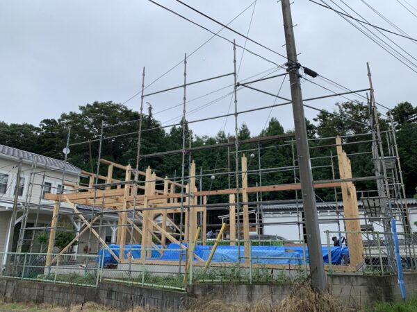 今回、坂東市方面で、ご依頼頂きました、足場工事です。